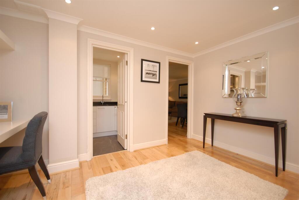 7, 58-59 Hyde Park Gate Hall.Hi-Res.jpg.jpg