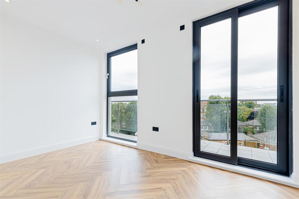 eninsula Court (11).jpg