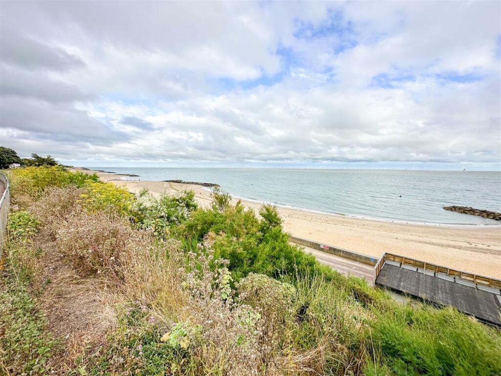 CLACTON SEA FRONT