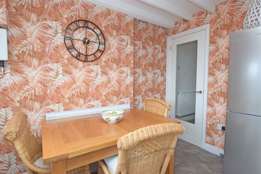 Kitchen V3.JPG