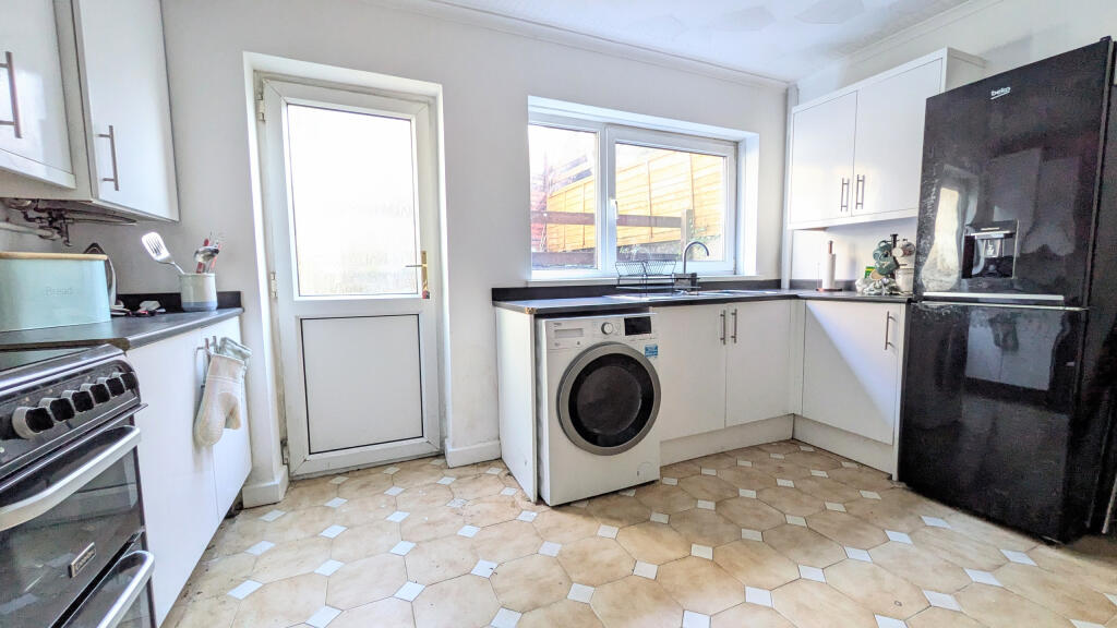 PXL_20251024_101217104.MP~2