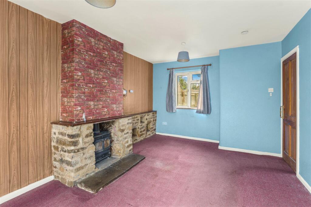 2 The Avenue, Middleton Cheney-6.jpg