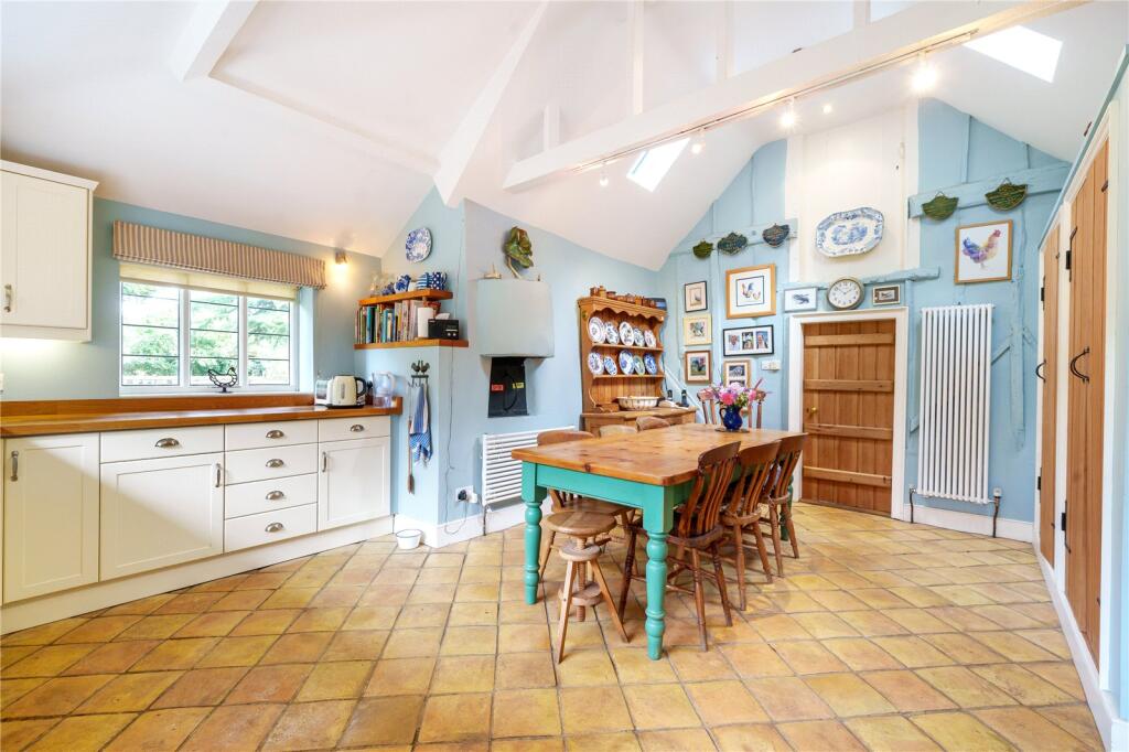 Kitchen/Breakfast Rm