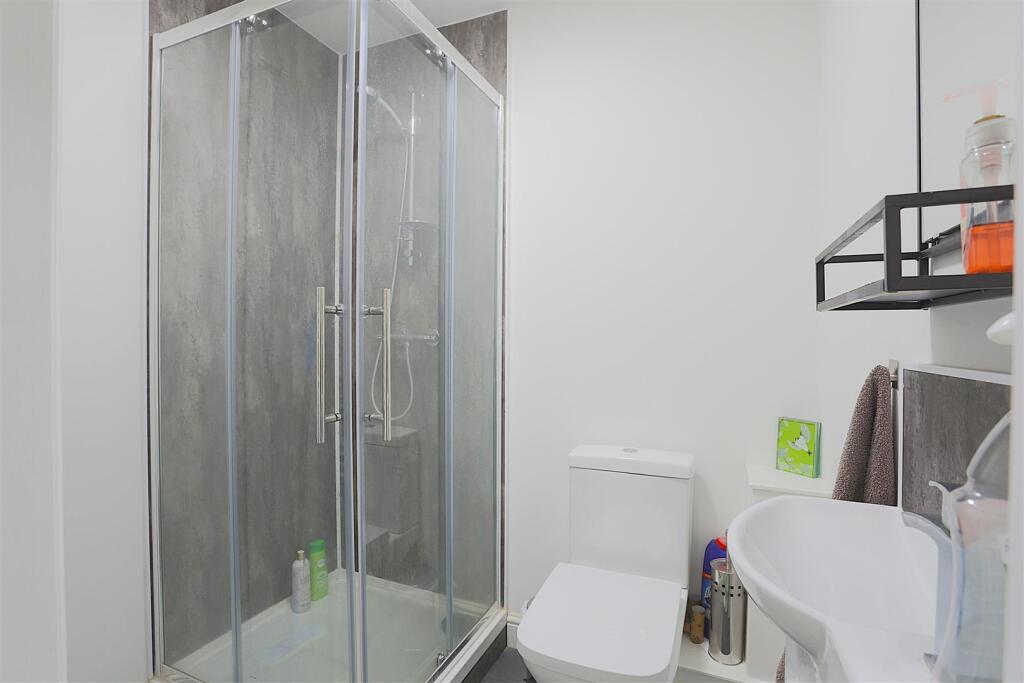 annex shower room