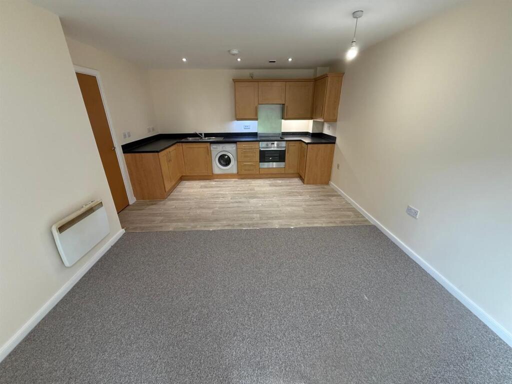 Kitchen/ Living Room