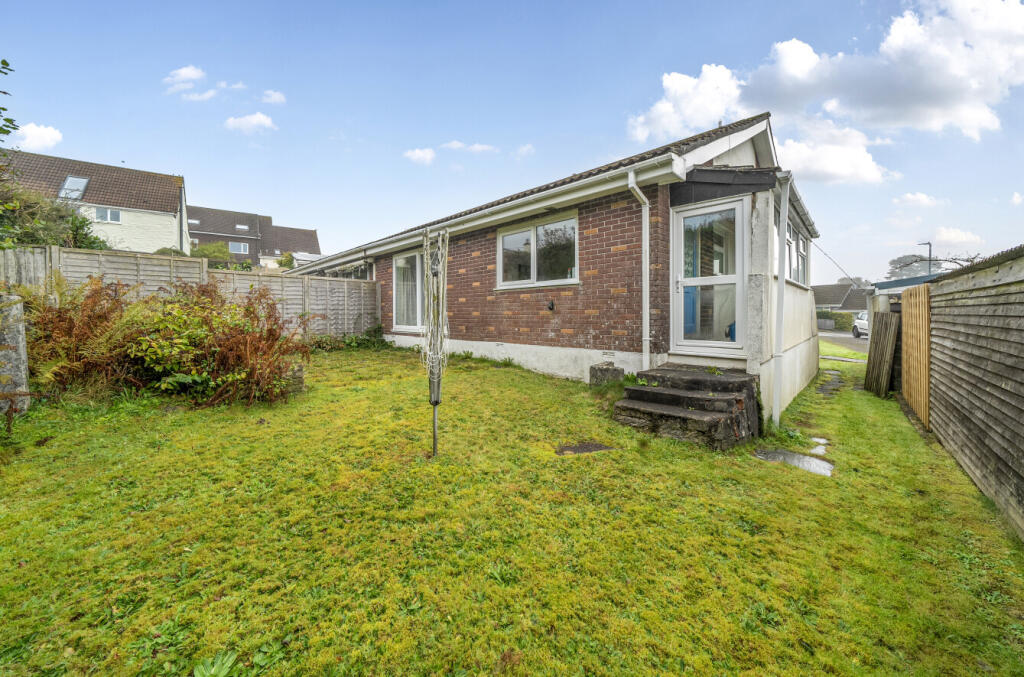 1360555-4-68e6414...