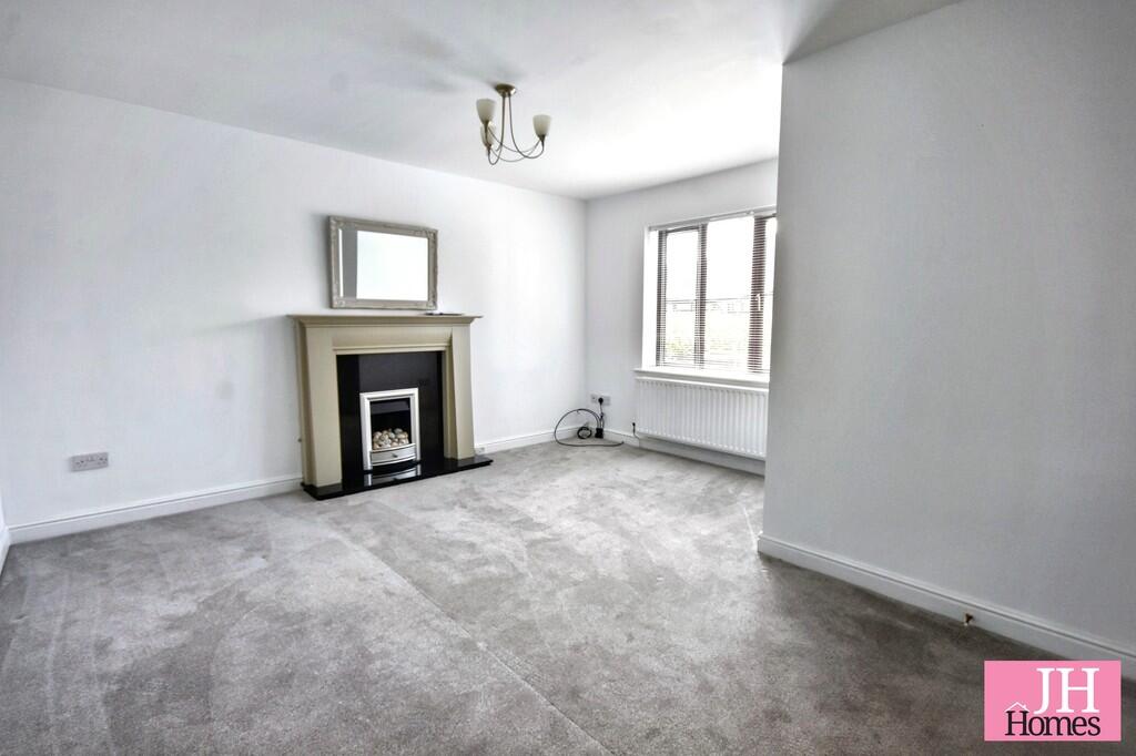 LIVING ROOM (2)