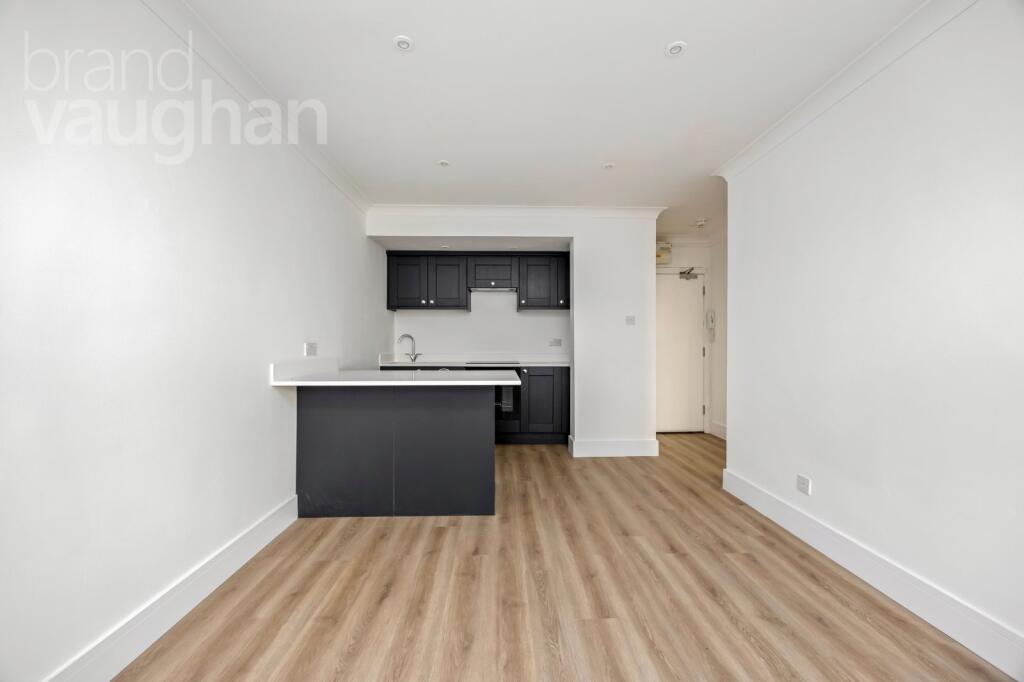 Kitchen/ Living