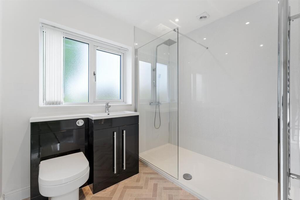 1 bryer road shower room.jpg