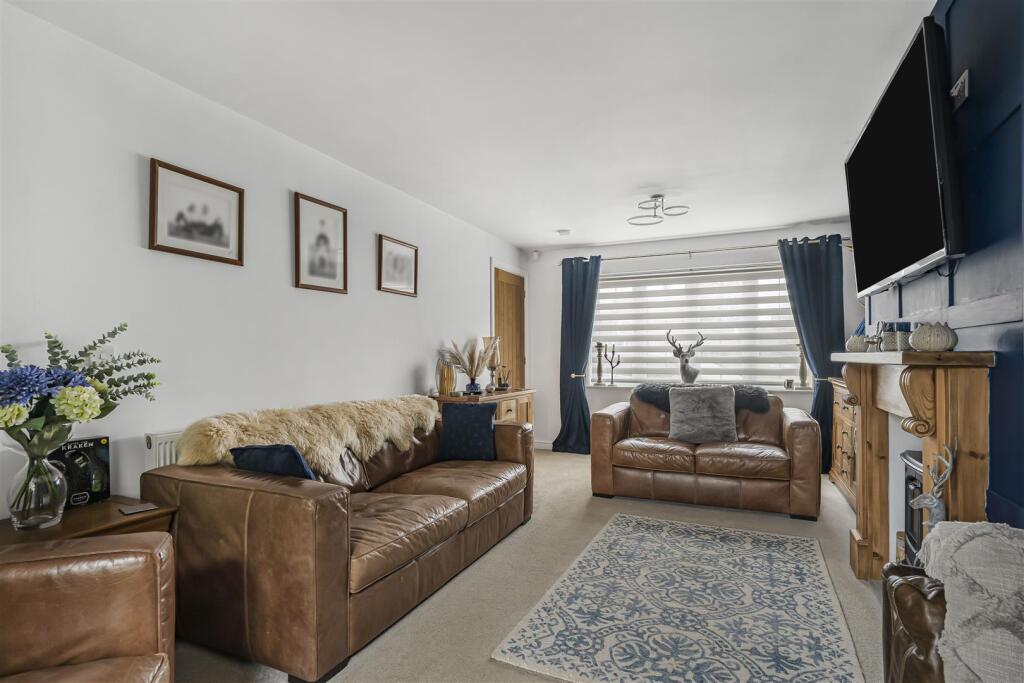 1 Buttercup Close