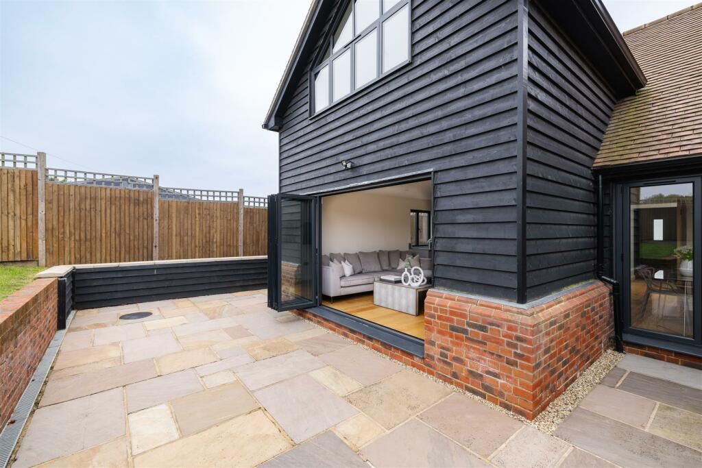 Sewardstone Road E4