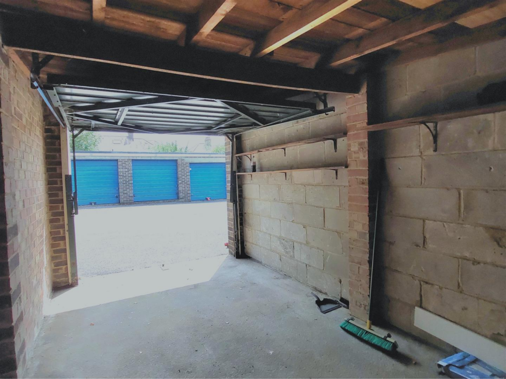 9 Garage