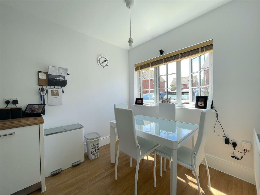 Kitchen:Dining Room (1).jpeg