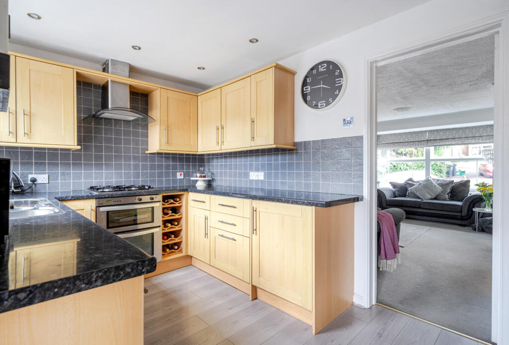 1329579-6-6888e24...