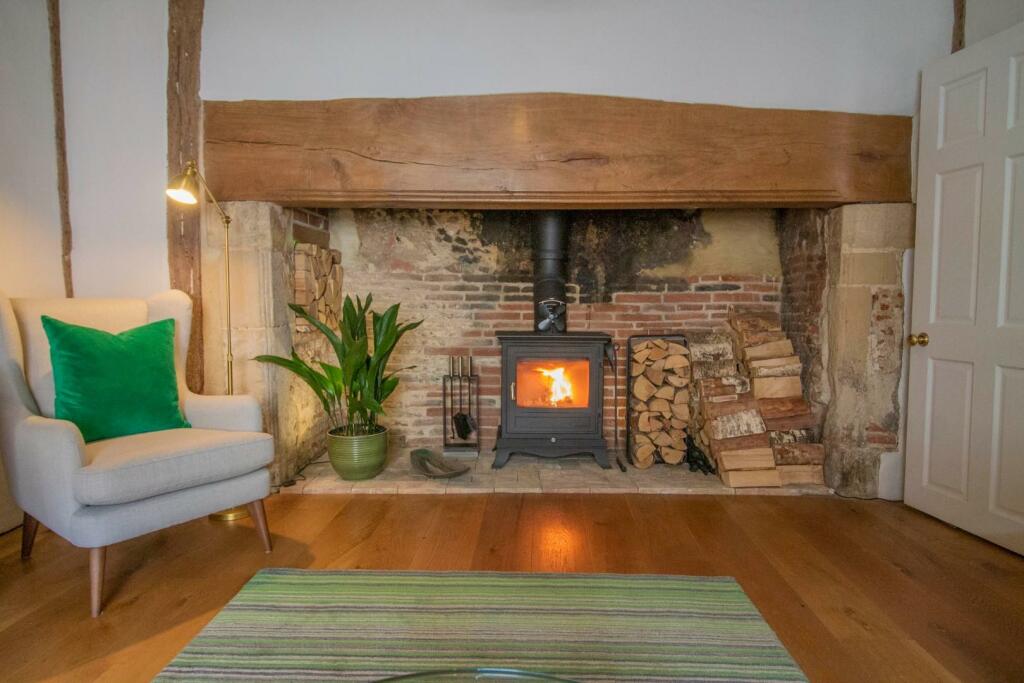 48 College Street [Ingelnook Fireplace] 01.jpg