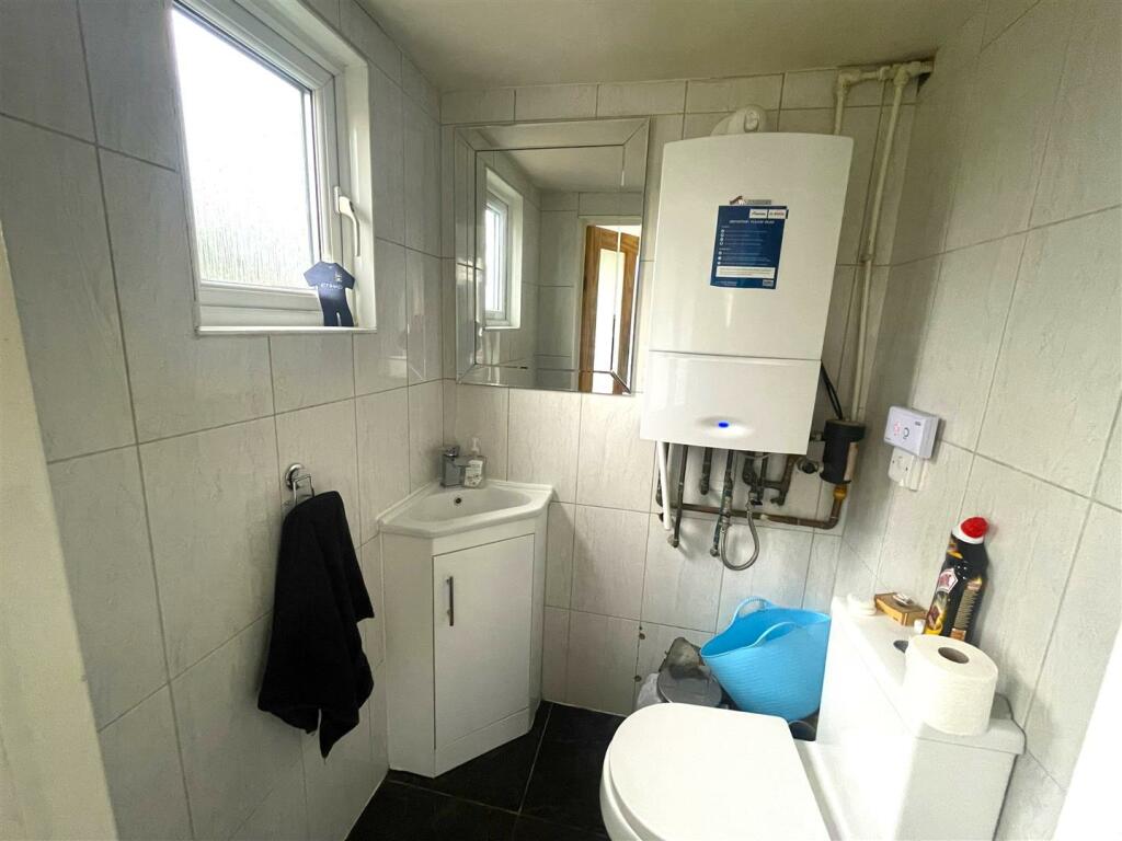 Ground Floor WC.jpg