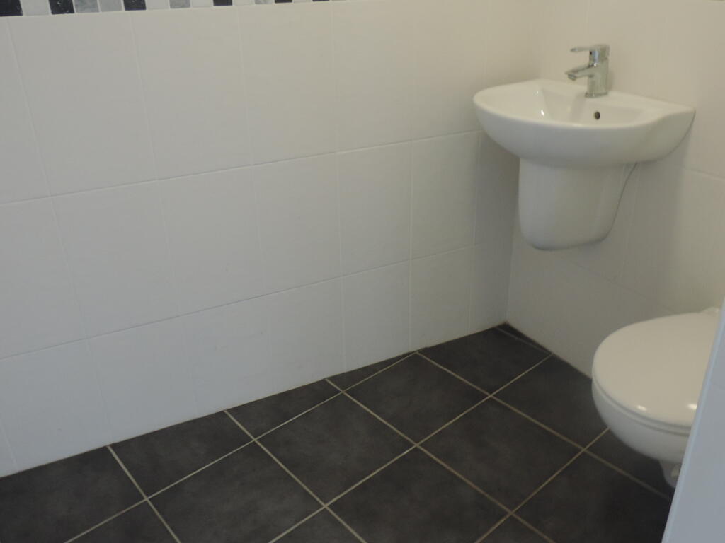 w/c cloakroom and seperate utility