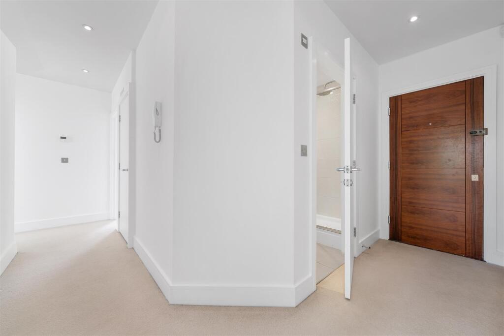 8 Sanderson Apartments-3.JPG