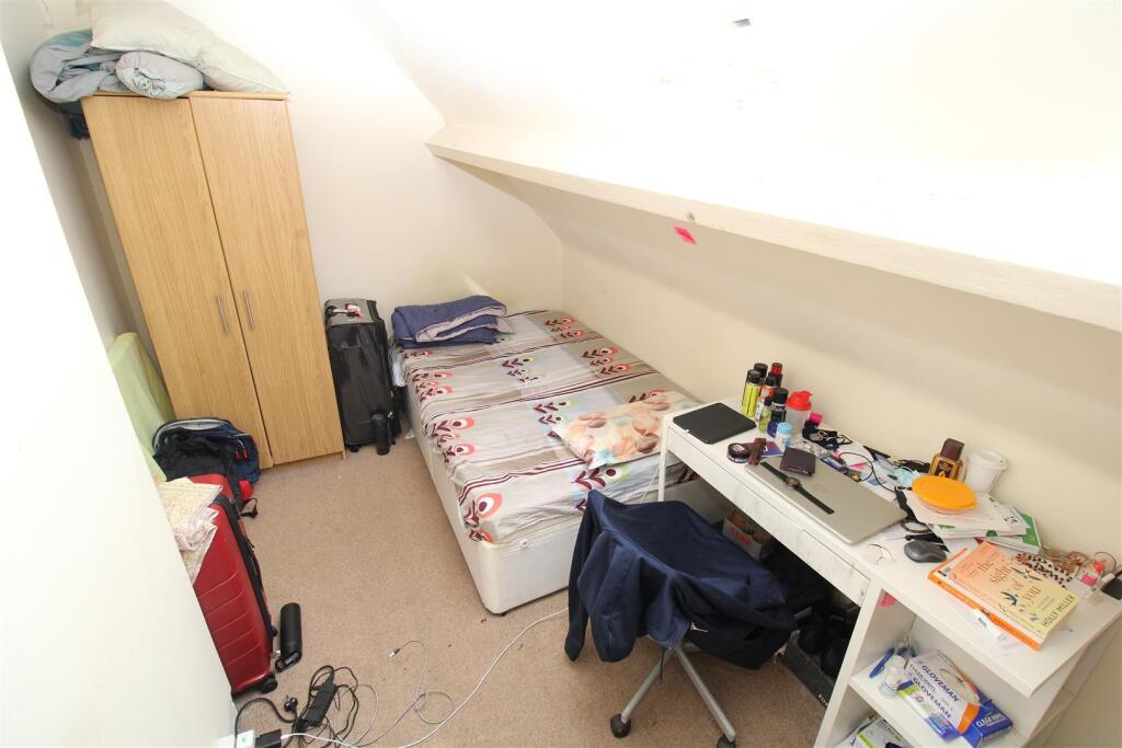 Room 6.jpg
