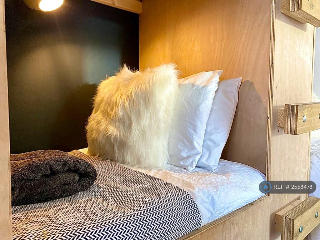 Cabin Pod Bunks (Full Size Singles)