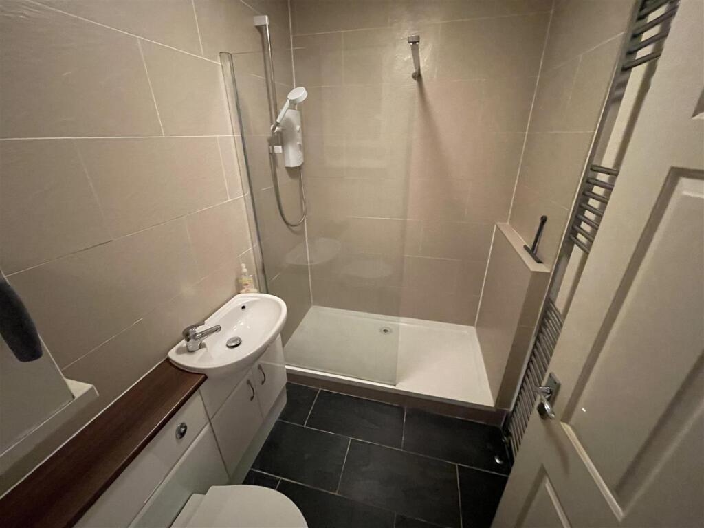 Shower room.JPG