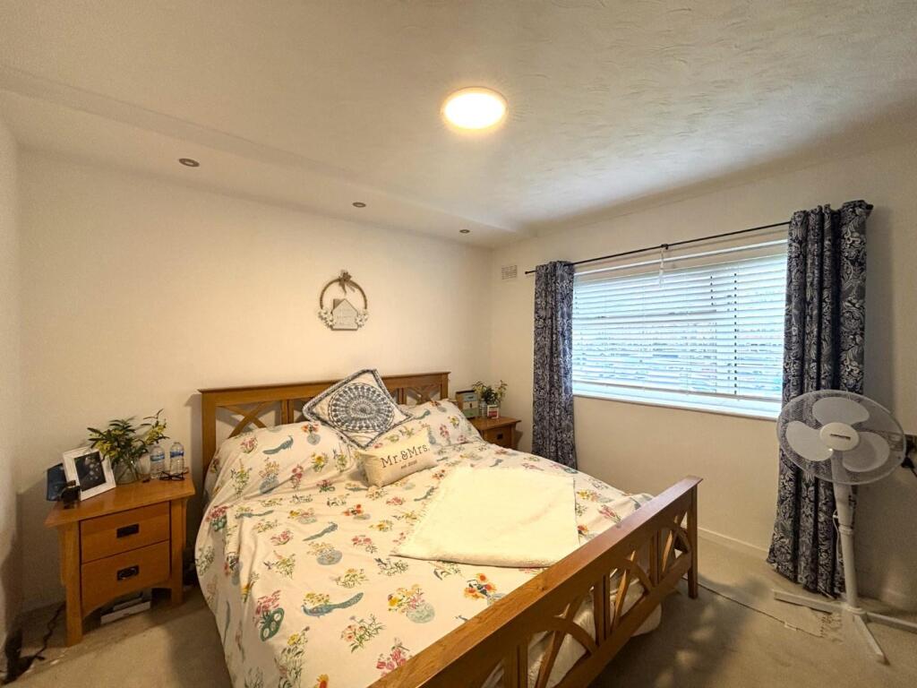 Bedroom 1.jpeg