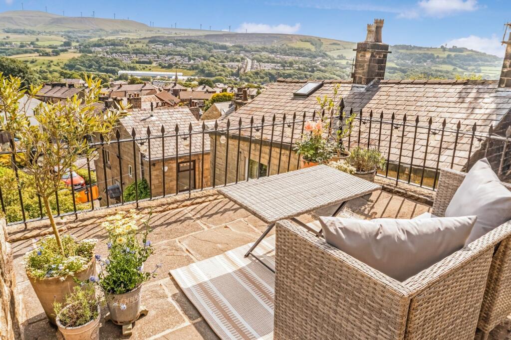 Second-Floor Lounge with Terrace