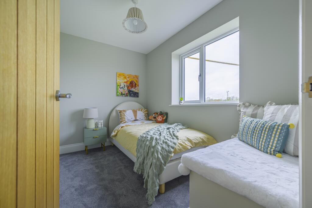 Bedroom 4 - EweMove Swindon South