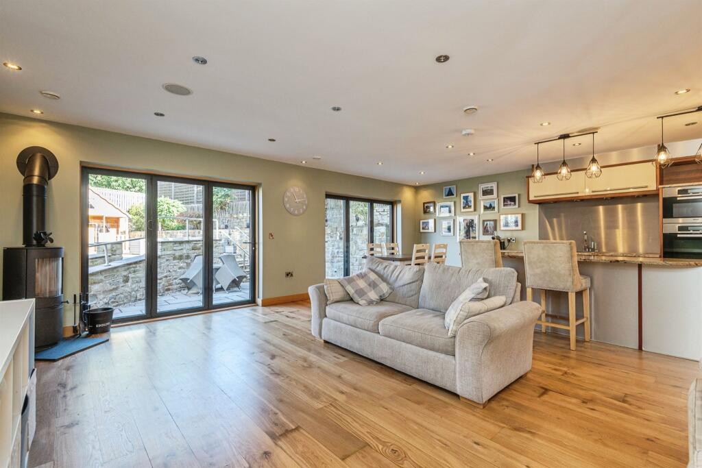 Kitchen/Living Room