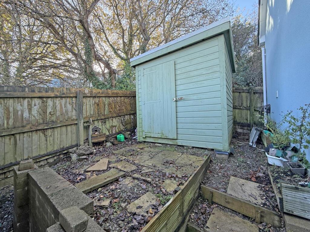 Bridge View 19 - Side Garden.jpg