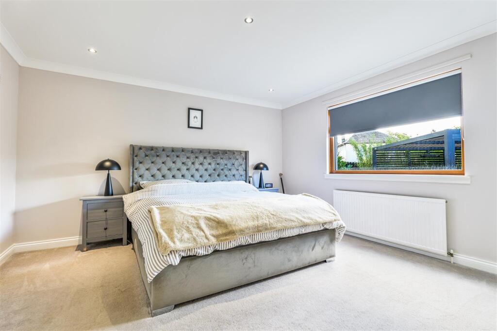 15- Master Bedroom.jpg