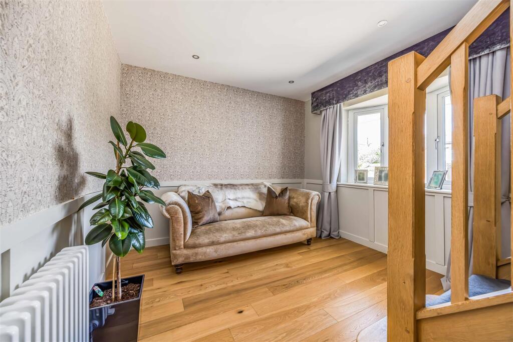 15 Sinah Lane, Hayling Island-Small-PorticoMarketi