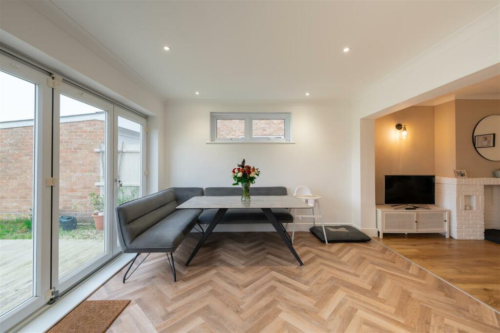 Dining Room .jpg