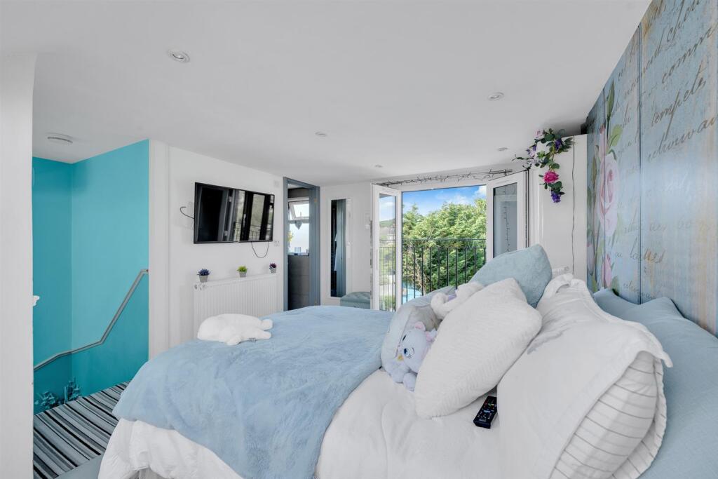 MASTER BEDROOM/LOFT ROOM