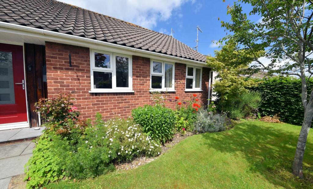 FRONT GARDEN