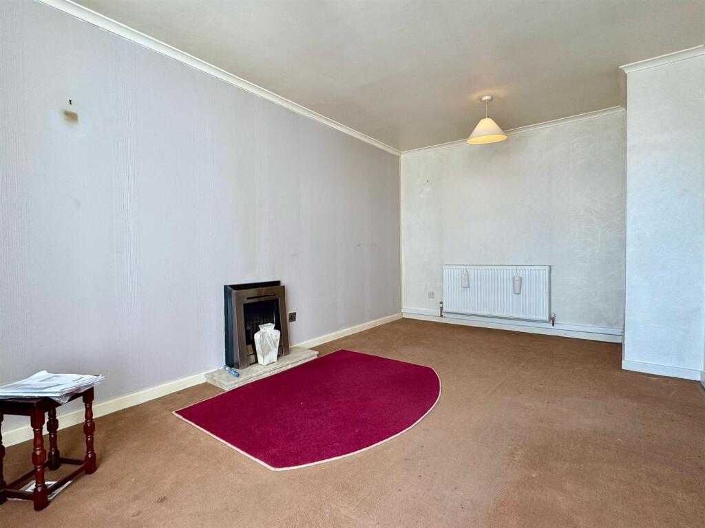 Lounge 2.jpg