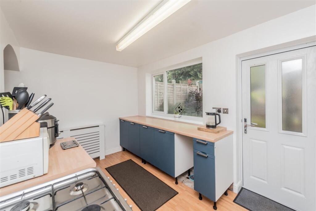 Fitted Kitchen: