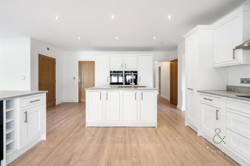 The Paddock (14).jpg