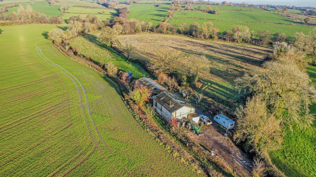 dji_fly_20251203_142304_935_1764771925097_photo_op