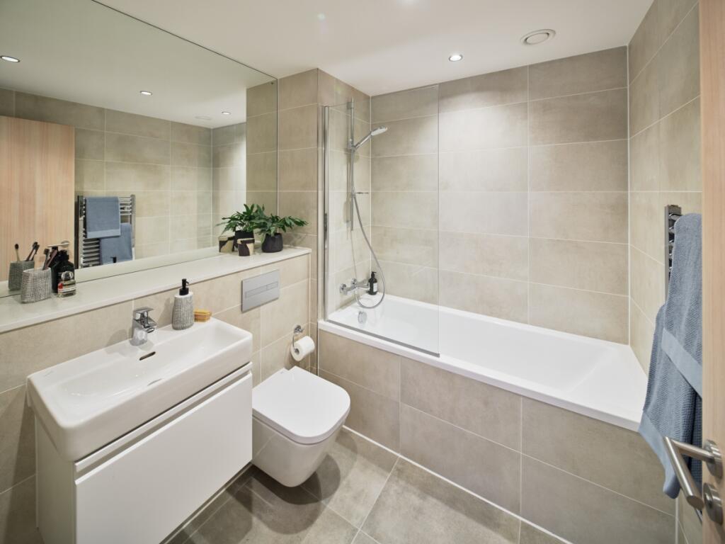 NewVictoriaApartm...