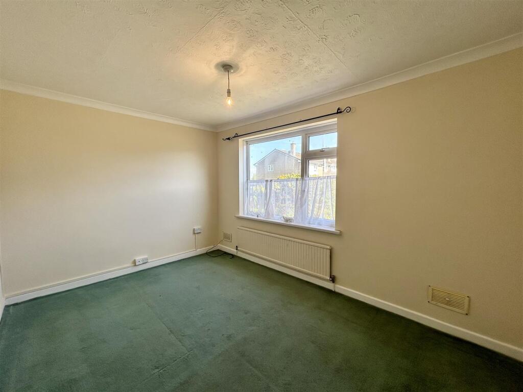 Bedroom 1.jpeg