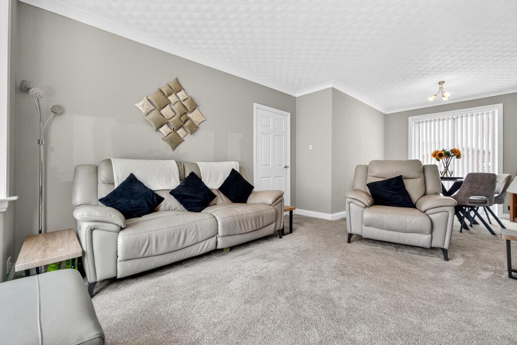 Lounge &amp; Dining room