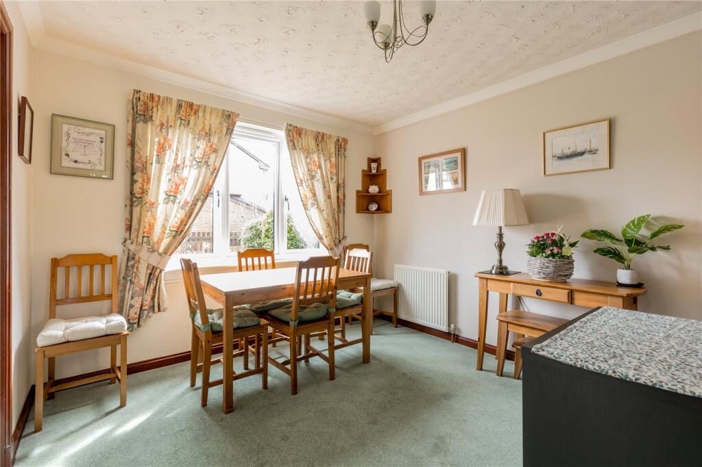 Waverley Crescent 8