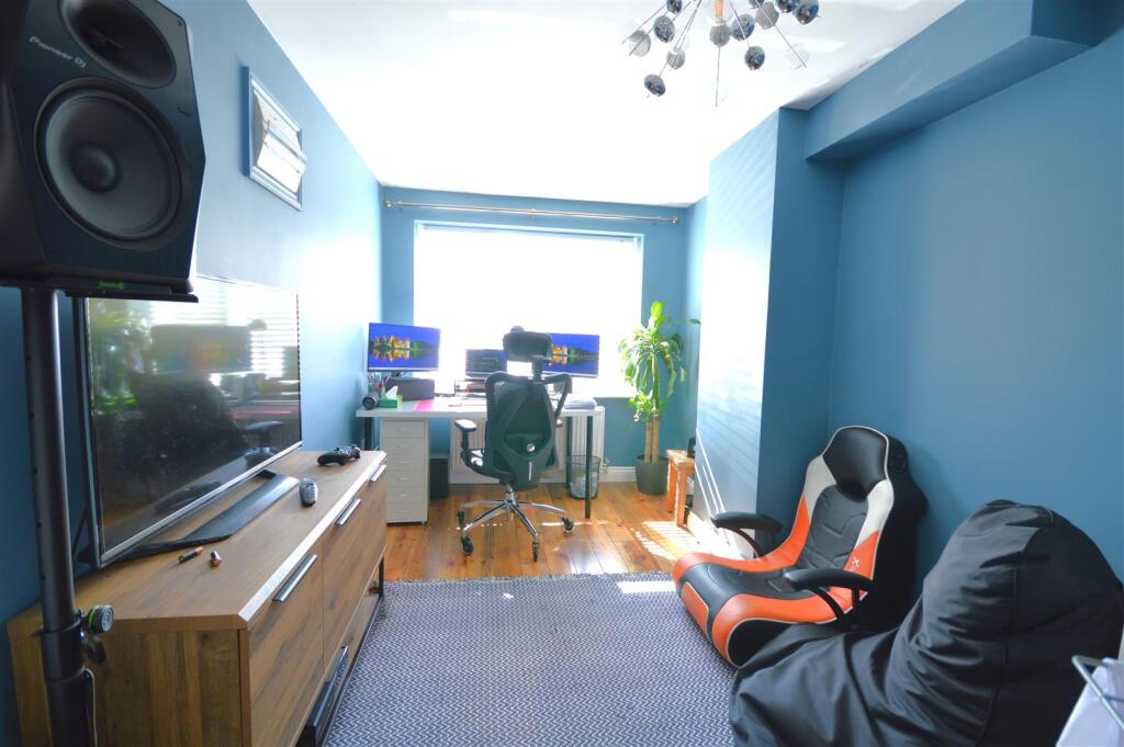 playroom/study/bedroom 5