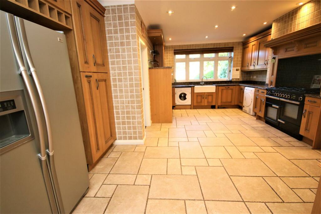 FITTED KITCHEN/DINER: PIC. 3