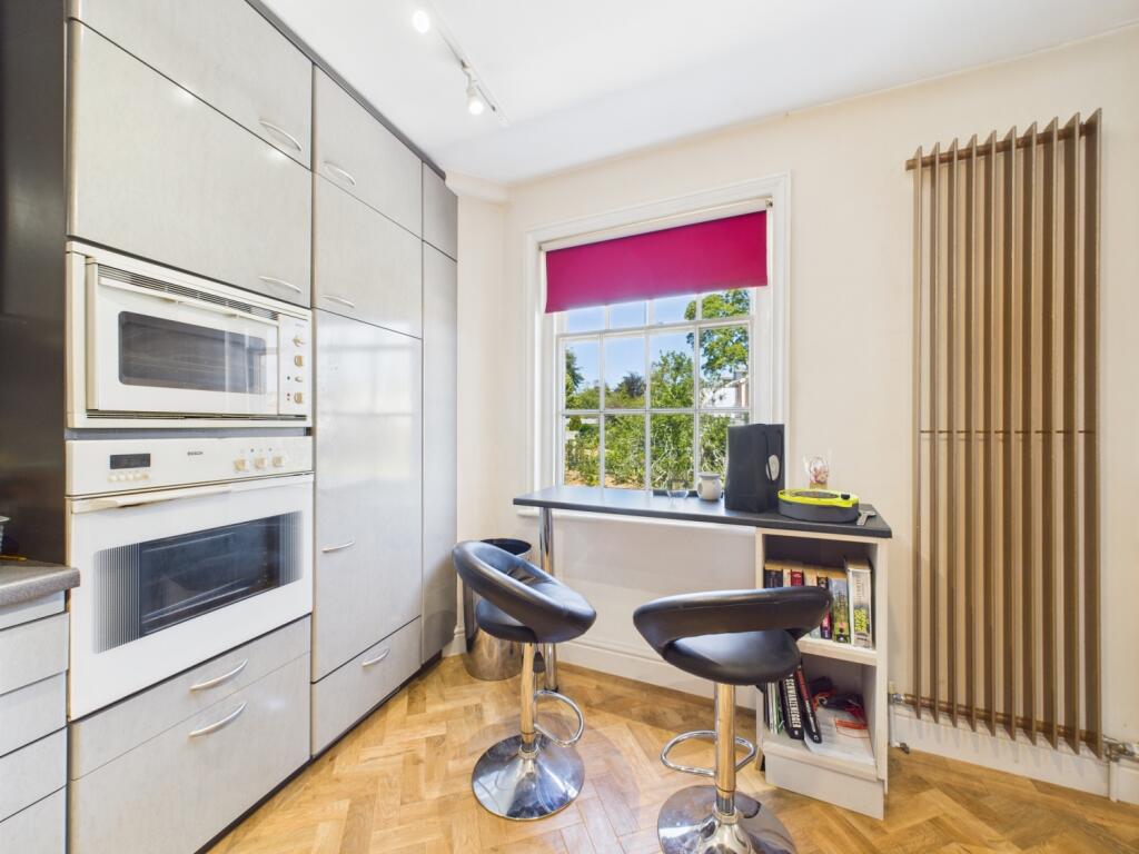 CAM01740G0-PR0419-STILL012