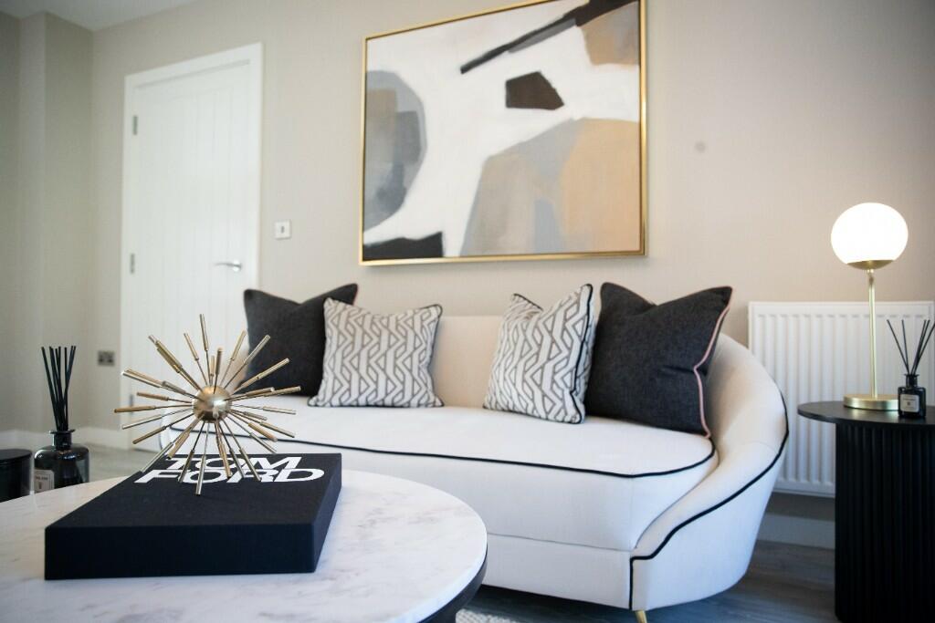 Spacious lounge