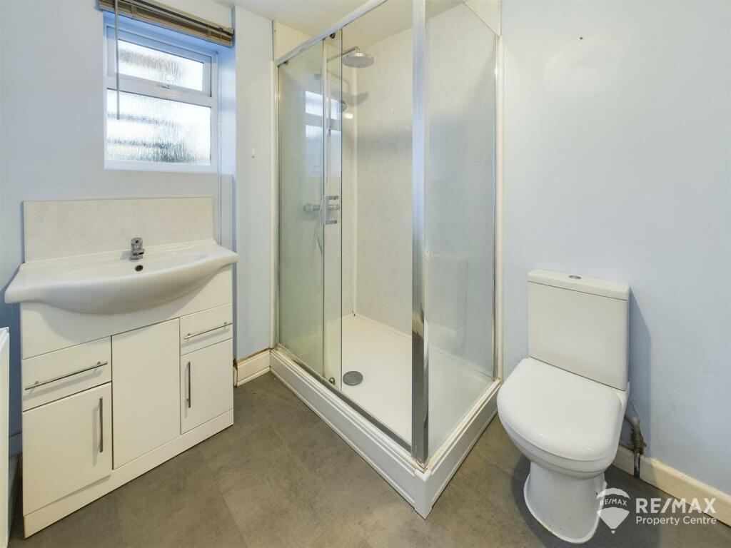 Shower Room.jpg