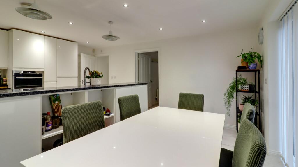 6. Kitchen 5
