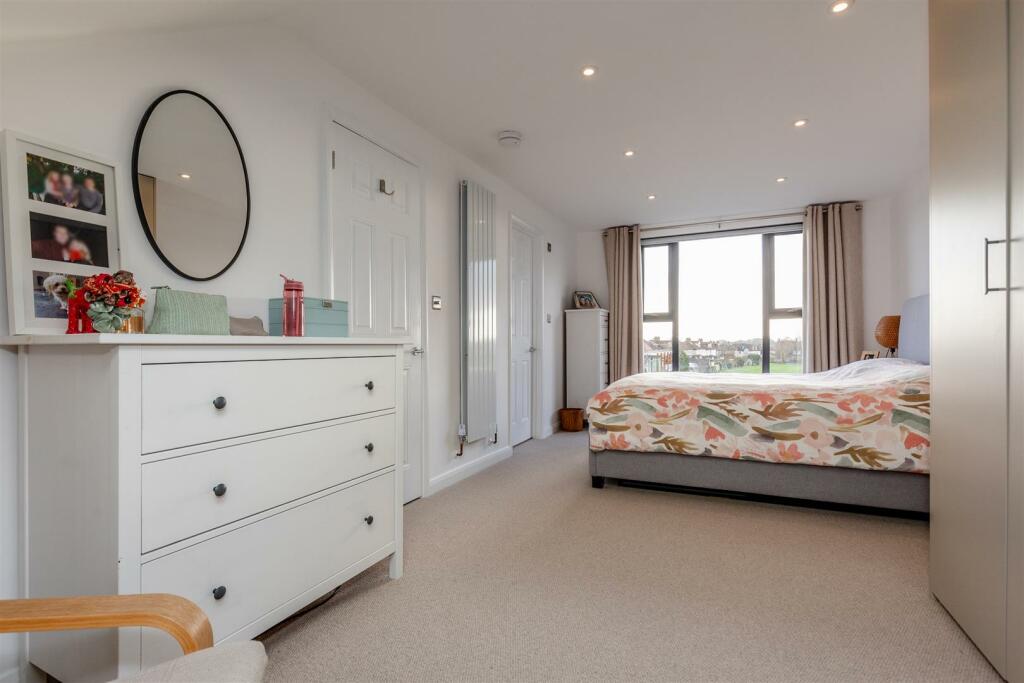 Sates Way, Henleaze Bed 1.jpg